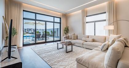 Sumptuous 5BR with Assist Rm in Al Dana Island, Sharm, Fujairah by Deluxe Holiday Homes