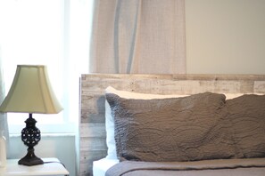 3 slaapkamers, een strijkplank/strijkijzer, reisbedje, gratis wifi