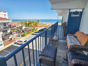 Property grounds - Ocean Block, 2 Bedroom Condo on 37th St. Sovereign Sea. Next to Coconuts Beach Bar and many other great places! Sovereign Sea #302 (Ocean City)