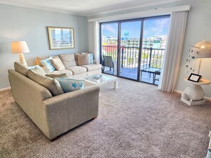 Living area - Ocean Block, 2 Bedroom Condo on 37th St. Sovereign Sea. Next to Coconuts Beach Bar and many other great places! Sovereign Sea #302 (Ocean City)