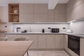 Luxury Apartment, City View | Private kitchen - Phaedrus Living Athens Residences Golden (Athens)