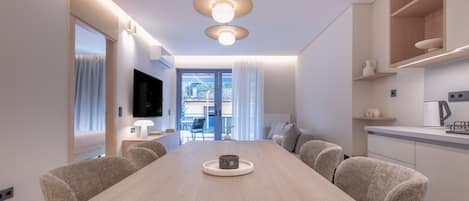 Luxury-Apartment, Stadtblick | 1 Schlafzimmer, Zimmersafe, Verdunkelungsvorhänge, Bügeleisen/Bügelbrett