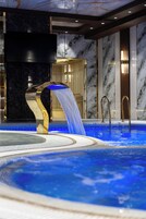 Una piscina techada