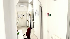 Interior - Gianicolo Mary's House (Roma)