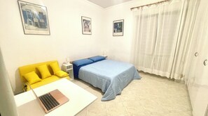 1 bedroom, desk, iron/ironing board, free WiFi