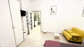 1 slaapkamer, een bureau, een strijkplank/strijkijzer, gratis wifi