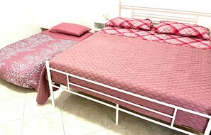 1 bedroom, desk, iron/ironing board, free WiFi