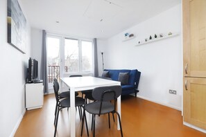 Dining - Notting Hill–2BR 2 Bath Apartment Near Portobello (London)