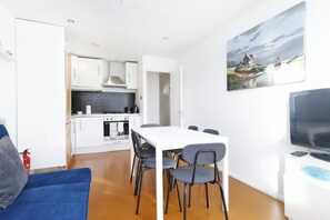 Interior - Notting Hill–2BR 2 Bath Apartment Near Portobello (London)