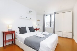 2 slaapkamers, een strijkplank/strijkijzer, wifi, beddengoed