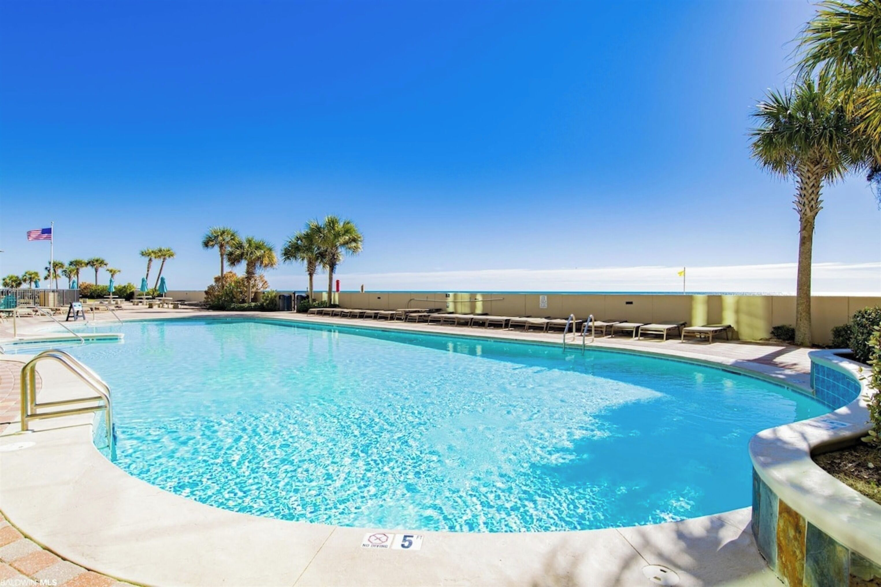 室内游泳池，室外游泳池