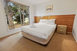 3 bedrooms, free WiFi, bed sheets