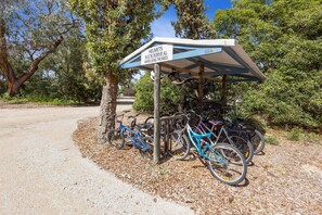 Property grounds - Secluded lodges perfect for nature lovers (Forge Creek)