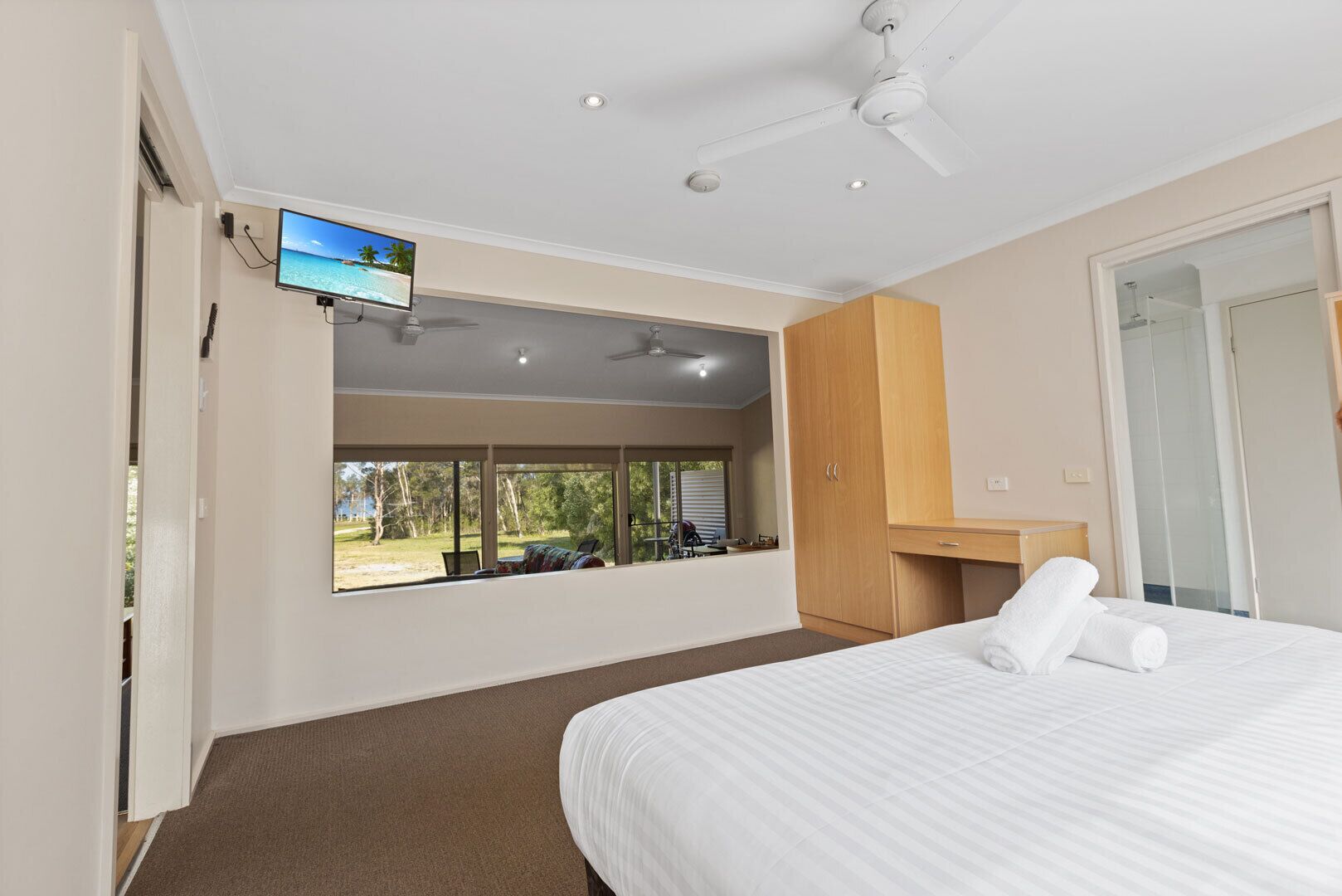 1 camera, Wi-Fi gratuito, lenzuola