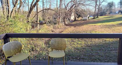 DISCOUNT Nov Private home convenient to everything
WNC AgCntr,Airprt,DT & more