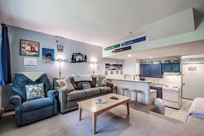 TV - Cascades studio Sleeps 3 (Newry)