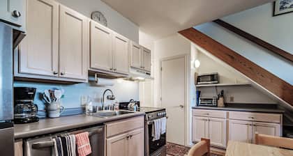 Cascades Ski-in/Ski-out one bedroom sleeps 7
