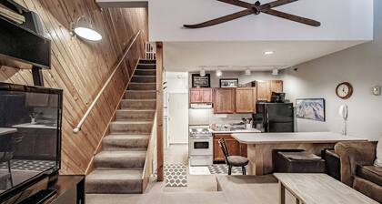 One bedroom Cascades C-4, sleeping 8