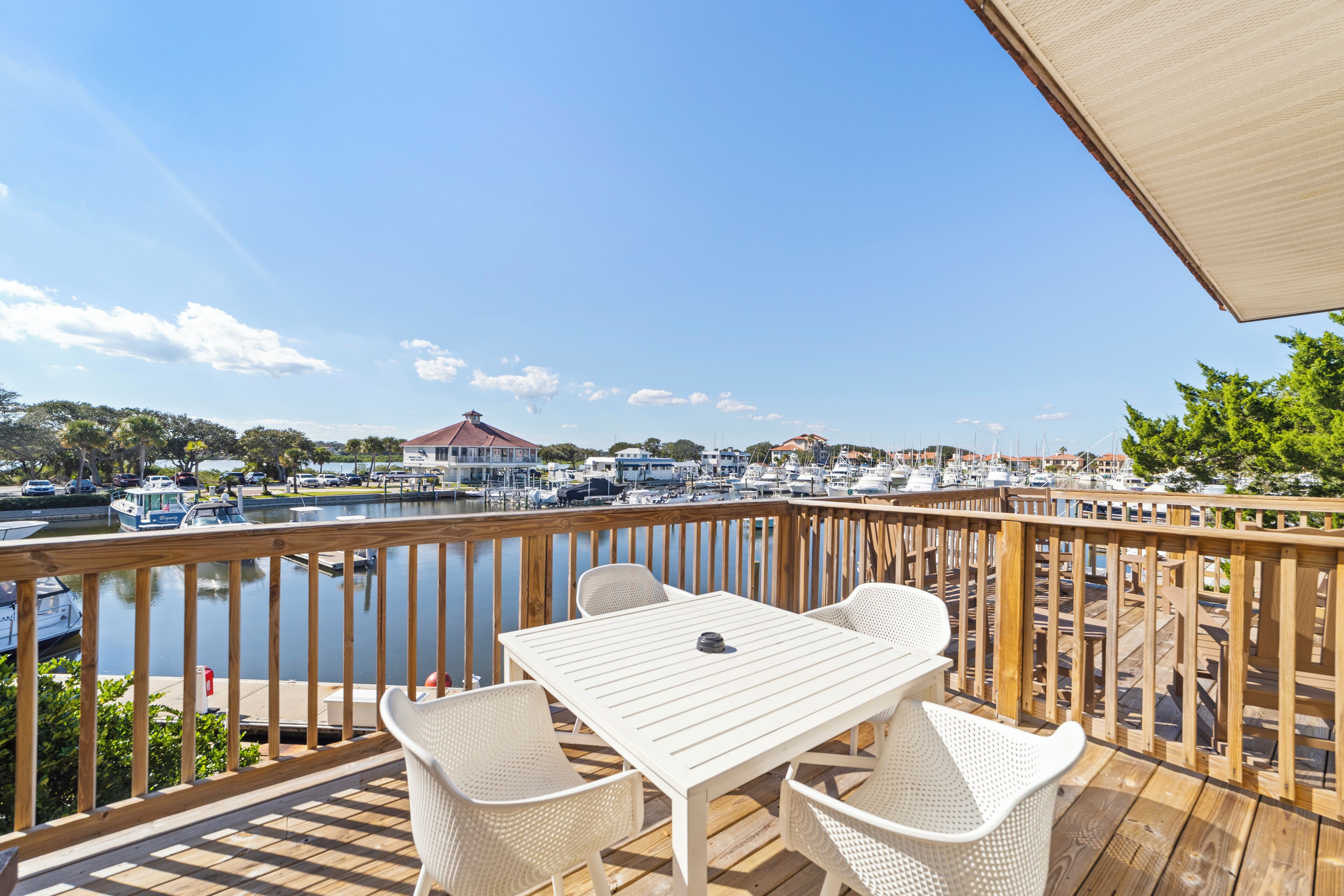 传统开间, 阳台, 海港景观 | 露台