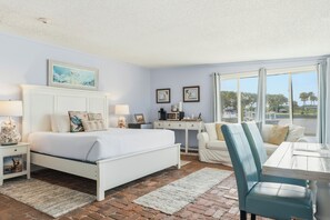 Decoración personalizada, muebles diferentes y wifi gratis 