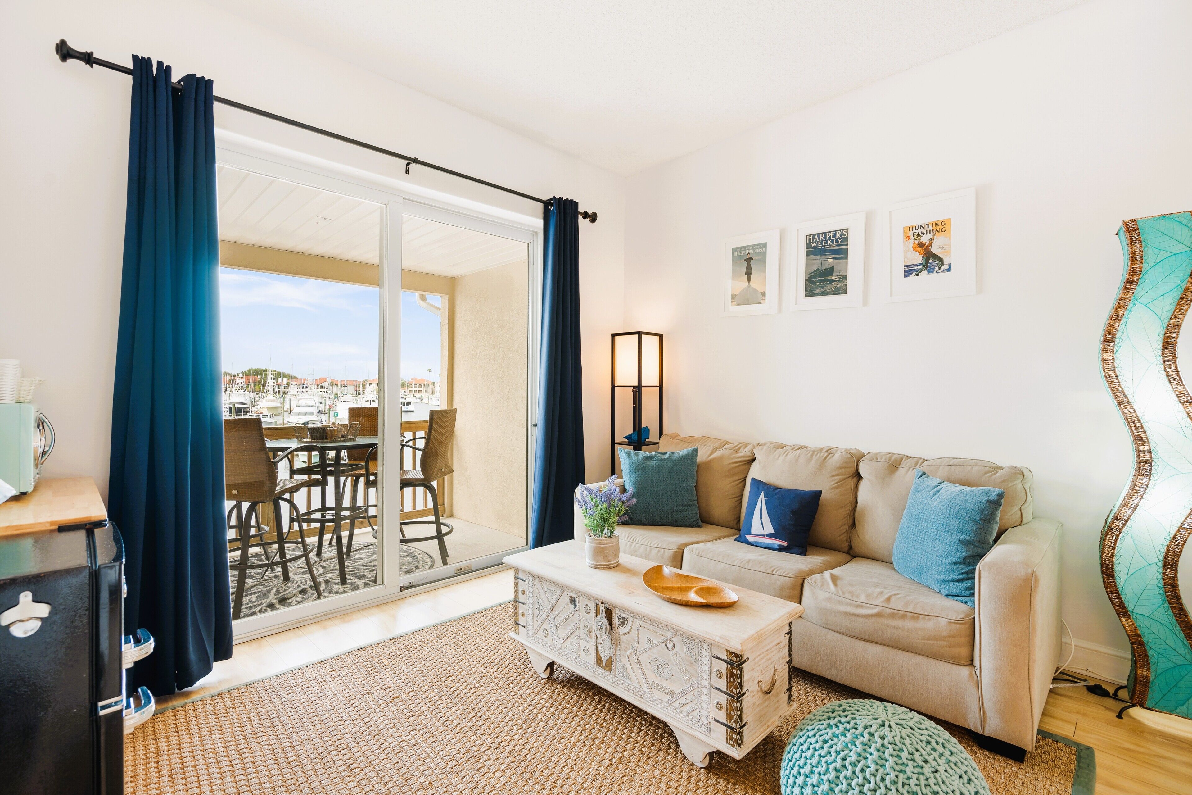 Standard Studio, Balcony, Harbor View | Living area | 40-inch TV with cable channels