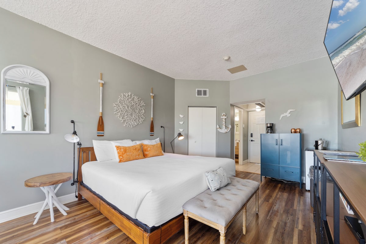 Decoración personalizada, muebles diferentes y wifi gratis