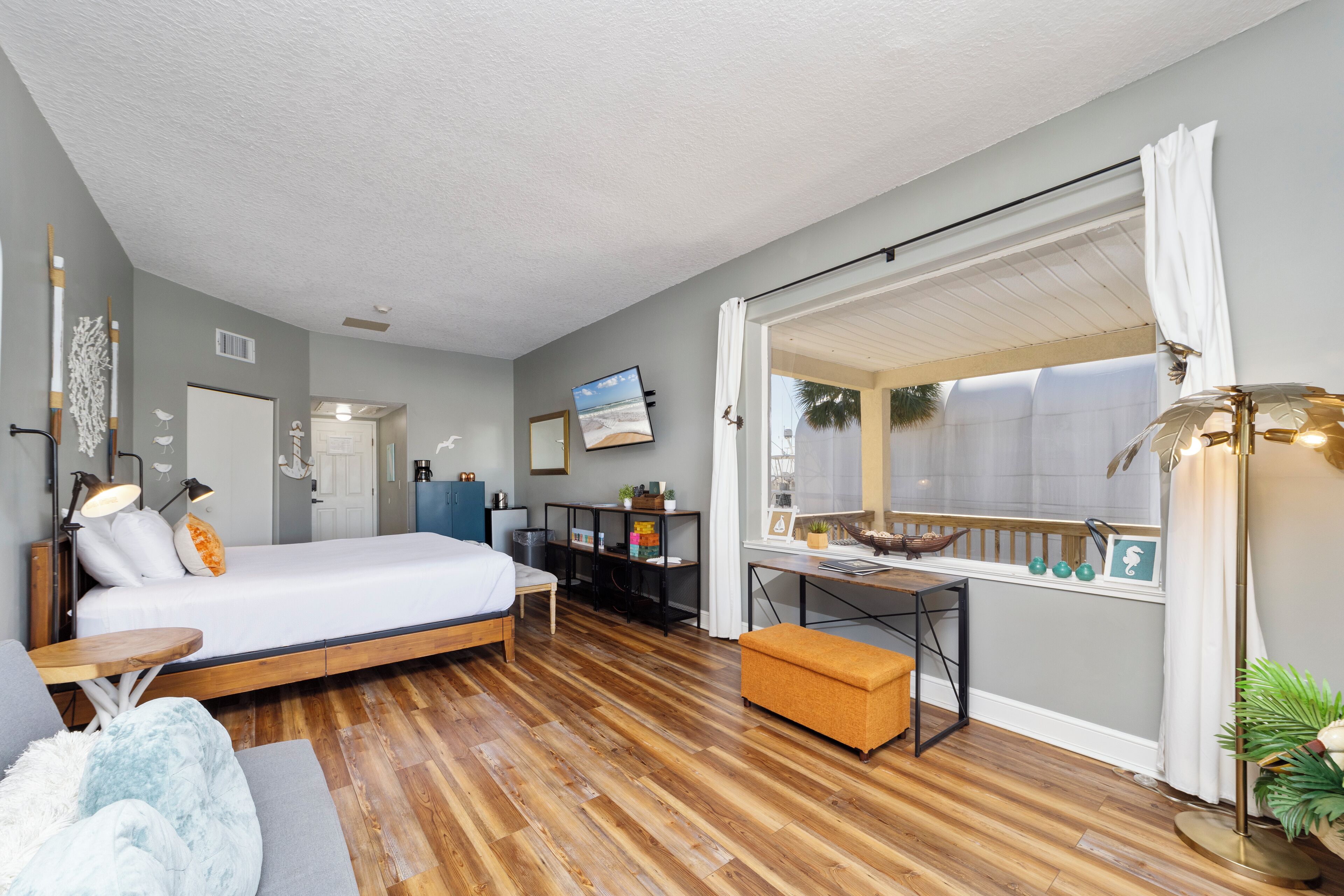 Studio Standard, balcon, vue port