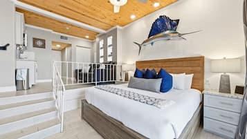 Standard Studio, Balcony, Harbor View | Individually decorated, individually furnished, free WiFi, bed sheets