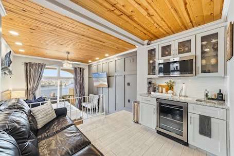 Standard Studio, Balcony, Harbour View | Living area. Inn at Camachee Harbor by Coolvacay