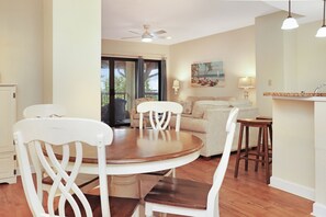 Dining - 🌊  Pool and Beachview-Club at Mexico Beach 2Q🌊 (Mexico Beach)