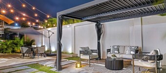 NEW! Zuma Villa/3BR/3.5 BA/Rooftop Terrace/Sea Views/Pool/Gated/10 mins to Beach