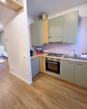 Fridge, microwave, stovetop, highchair