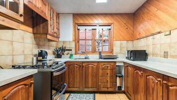 微波炉、炉灶、烤面包机、厨具/餐具