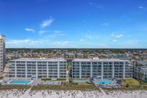 Exterior - FREE Golf & Perks! Mariner West Beachfront 609, Heated Pool, Tennis, Grills (Panama City Beach)