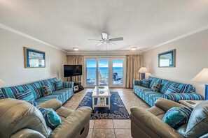 TV - FREE Golf & Tickets! Mariner West Beachfront 609, Heated Pool, Tennis, Grills (Panama City Beach)