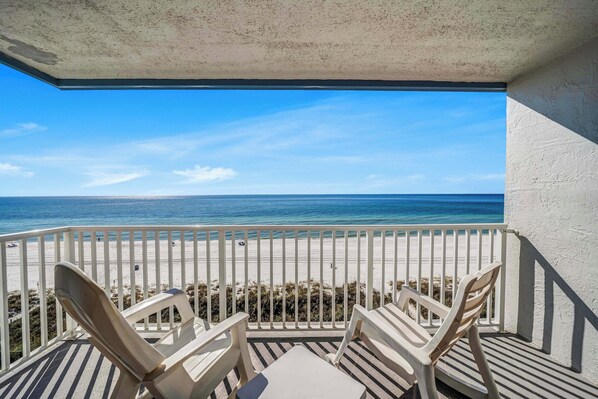 Property grounds - FREE Golf & Tickets! Mariner West Beachfront 609, Heated Pool, Tennis, Grills (Panama City Beach)