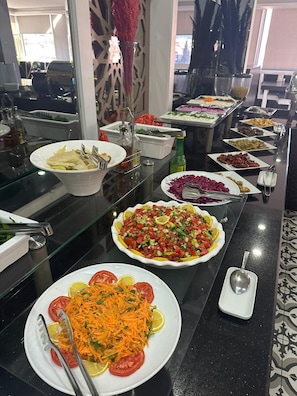 Free daily buffet breakfast