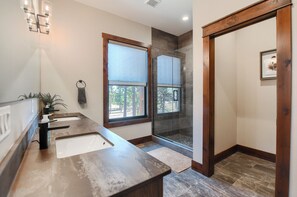 Shower, towels