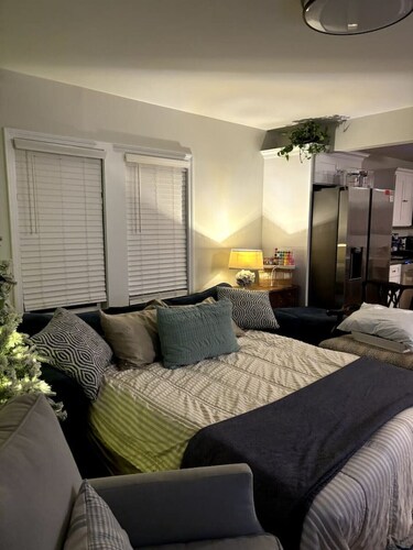 Charming 3-bedroom house in the Crater City near State Parks, LMU, & hospitals.