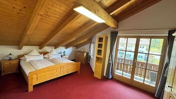 1 Schlafzimmer, Zimmersafe, Bügeleisen/Bügelbrett, Reisekinderbett
