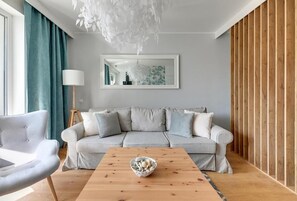 Comfort Quadruple Room, Balcony | Laptop workspace, iron/ironing board, free WiFi, bed sheets - Langgarten - Little Heaven Apartamenty (Gdansk)