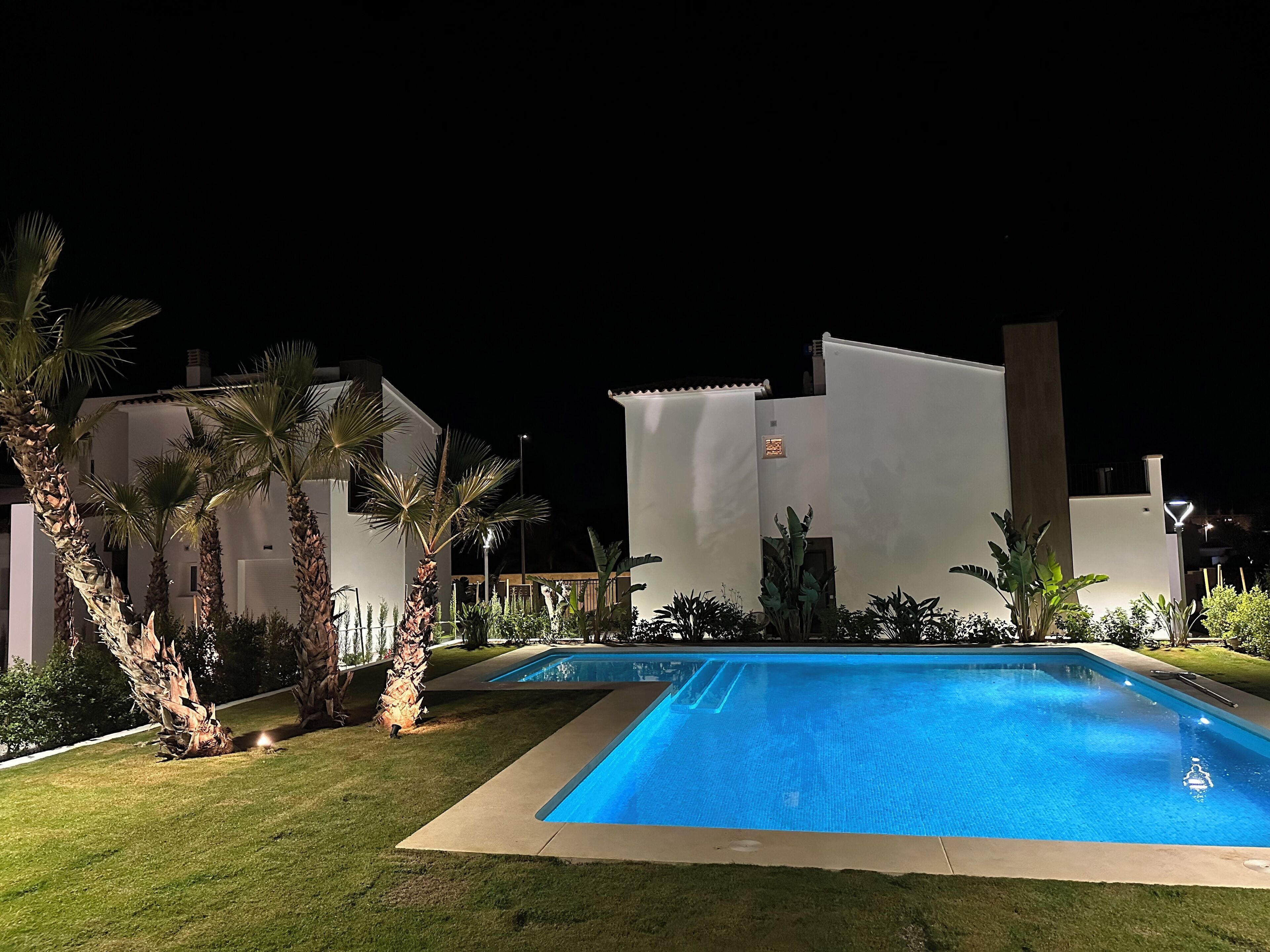 حمام سباحة