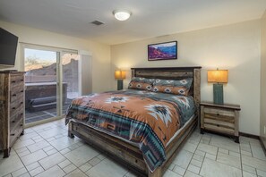 3 habitaciones, escritorio, tabla de planchar con plancha y wifi gratis