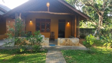 Family Villa, Balcony, Garden View | 1 bedroom, desk, laptop workspace, soundproofing