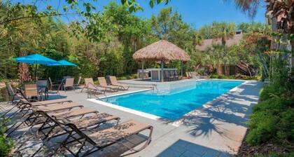 Vibrant Texan Escape with Patio & Gated Community