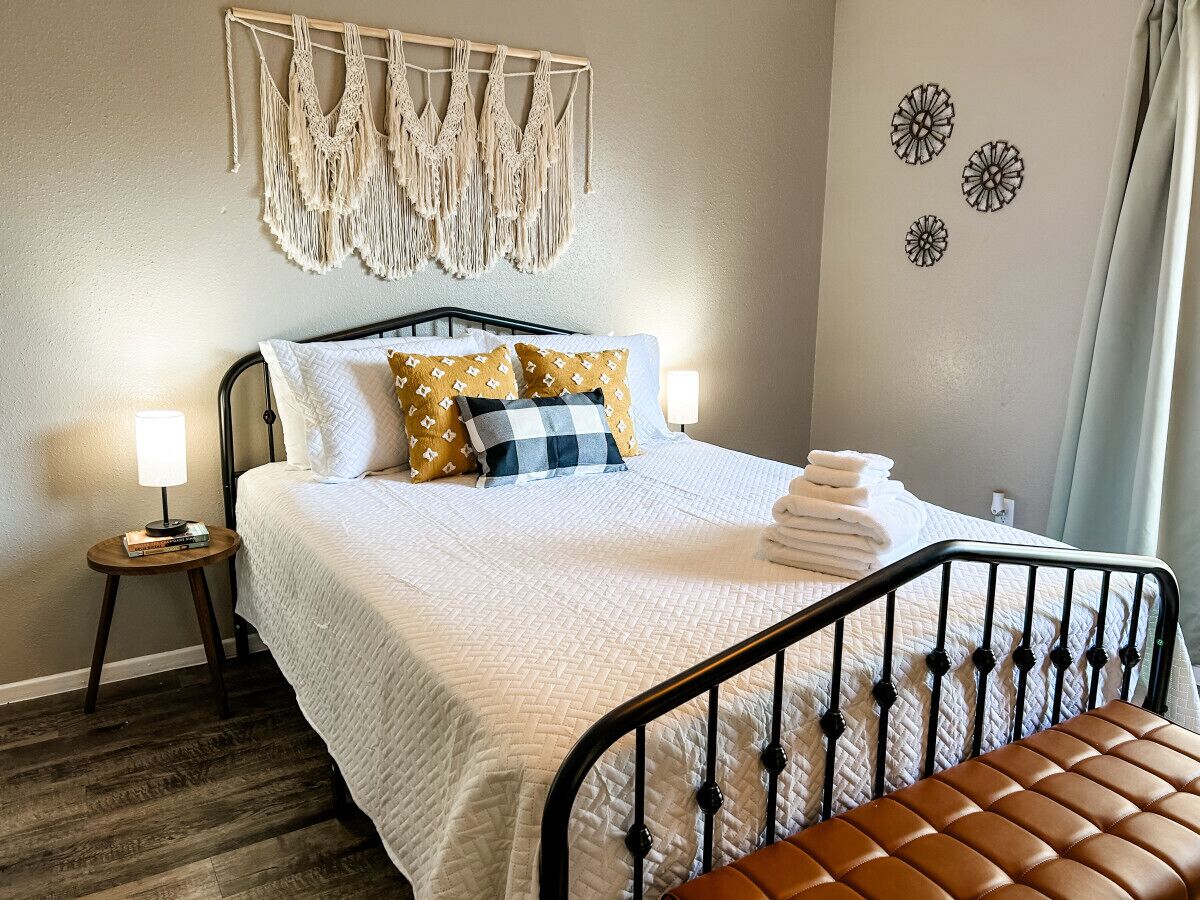 1 habitación, tabla de planchar con plancha, wifi gratis y ropa de cama 