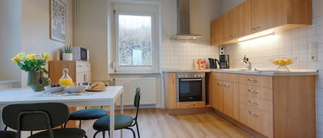 Classic-Apartment, eingeschränkter Seeblick | Eigene Küche