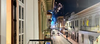 House with 5-bedroom 5 bathrooms in charming Colonial Cuenca Center - Casa 621