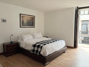 5 quartos, ferros/tábuas de passar roupa, Wi-Fi de cortesia