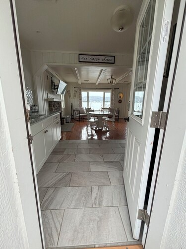 Super 2 bedroom home with 72’ of Conesus lakefront
